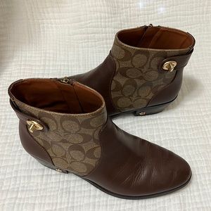 Coach boots